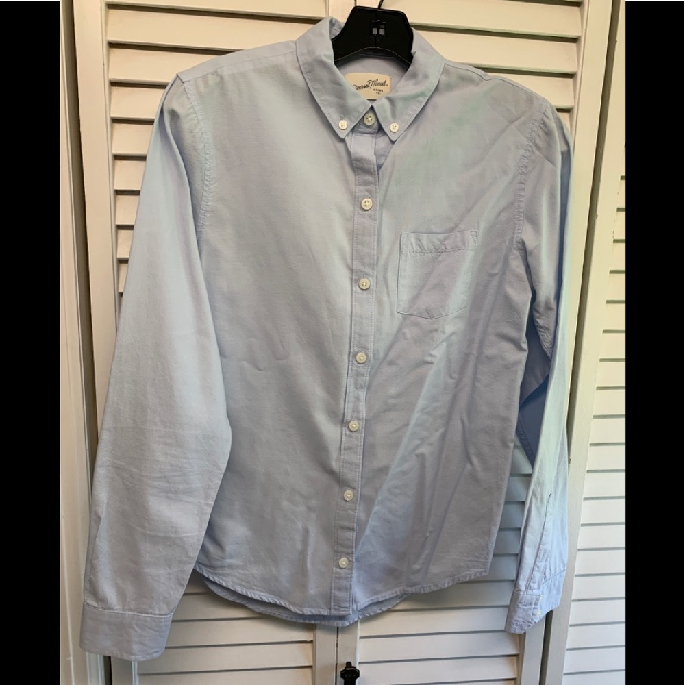 Universal Thread Shirt